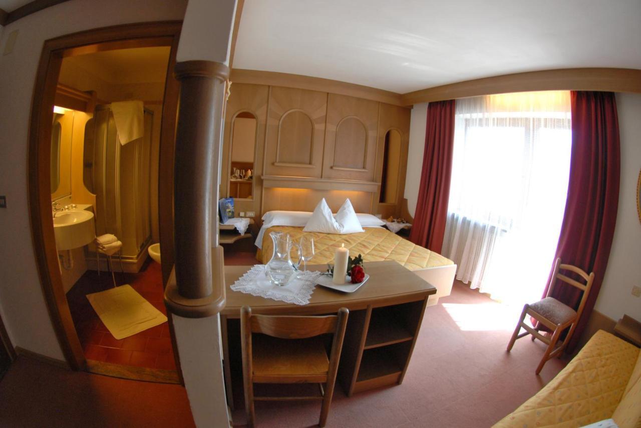 Hotel Catinaccio Vigo di Fassa Camera foto